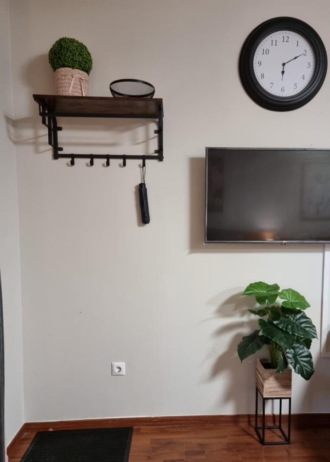 Relax Wellness Studio Hajduszoboszlo Apartment Bagian luar foto