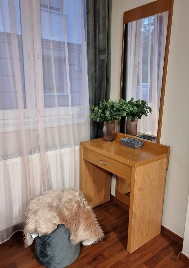 Relax Wellness Studio Hajduszoboszlo Apartment Bagian luar foto