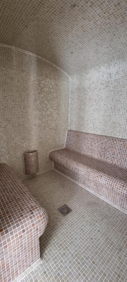 Relax Wellness Studio Hajduszoboszlo Apartment Bagian luar foto